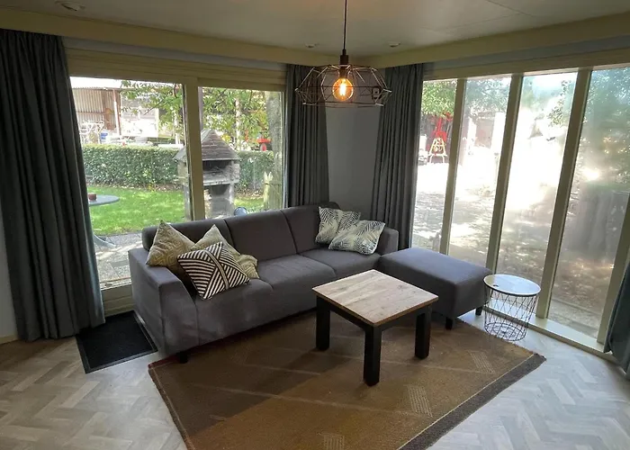 Chalet With Scenic Terrace Uden