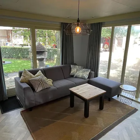 בקתה With Scenic Terrace אודן